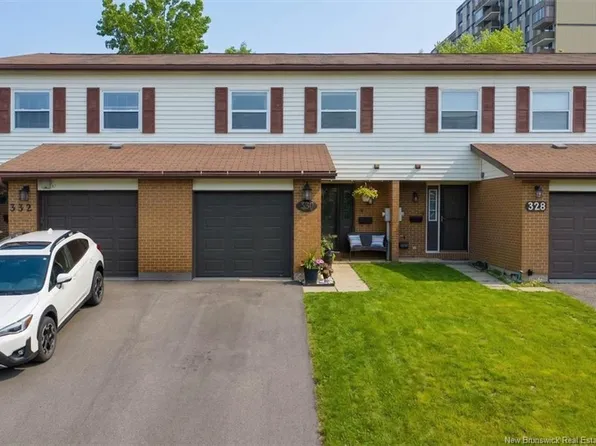 330 Woodward Ave, Saint John, NB E2K 4R1