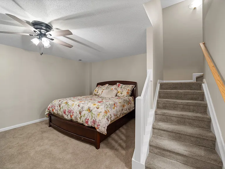 442 Peyton Ct — Photo 22