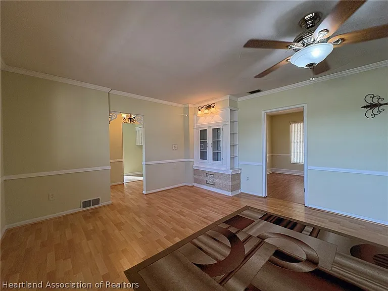 401 E Main St — Photo 3
