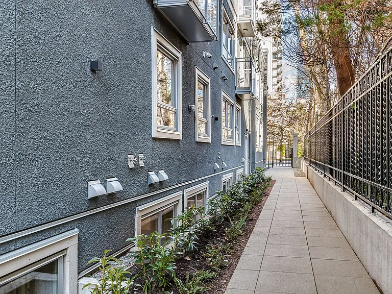 1170 Barclay St #206 — Photo 24