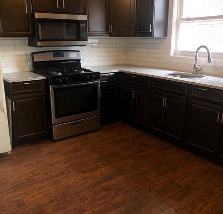 2nd image of 989 Sanford Ave Floor 2