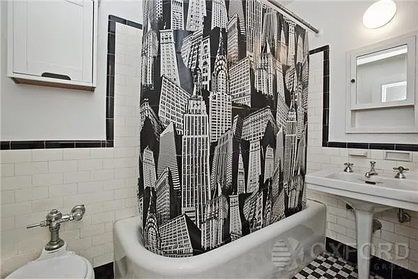 Sold by Oxford Property Group | media 14