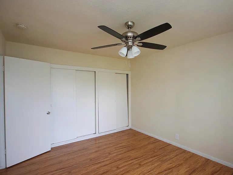 2035 Huntington Dr #6 — Photo 10