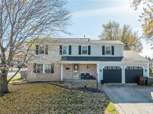 900 Moonlight Dr, Englewood, OH 45322