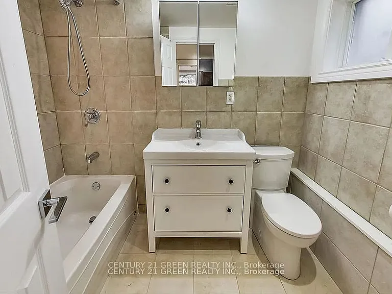 28 Jellicoe Ave #LOWER — Photo 6