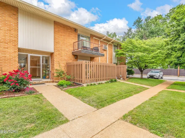 3104 N Broadway St APT C18, Knoxville, TN 37917