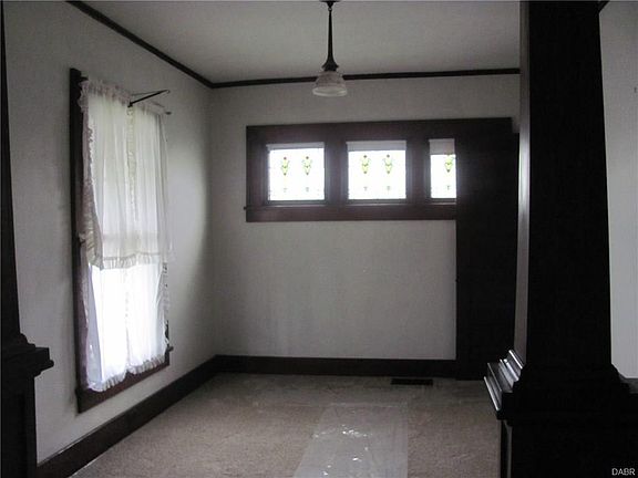 5th image of 147 Irvington Ave