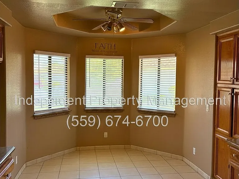 120 Prince Ln — Photo 5