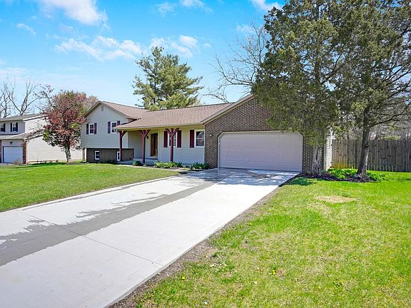 5th image of 11860 Village Way NW