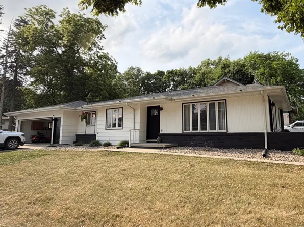 401 Stuart St, Wall Lake, IA 51466