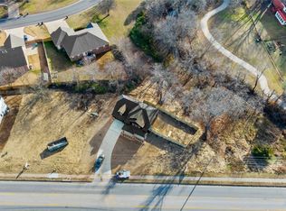 2606 W Olive St, Rogers, AR 72756