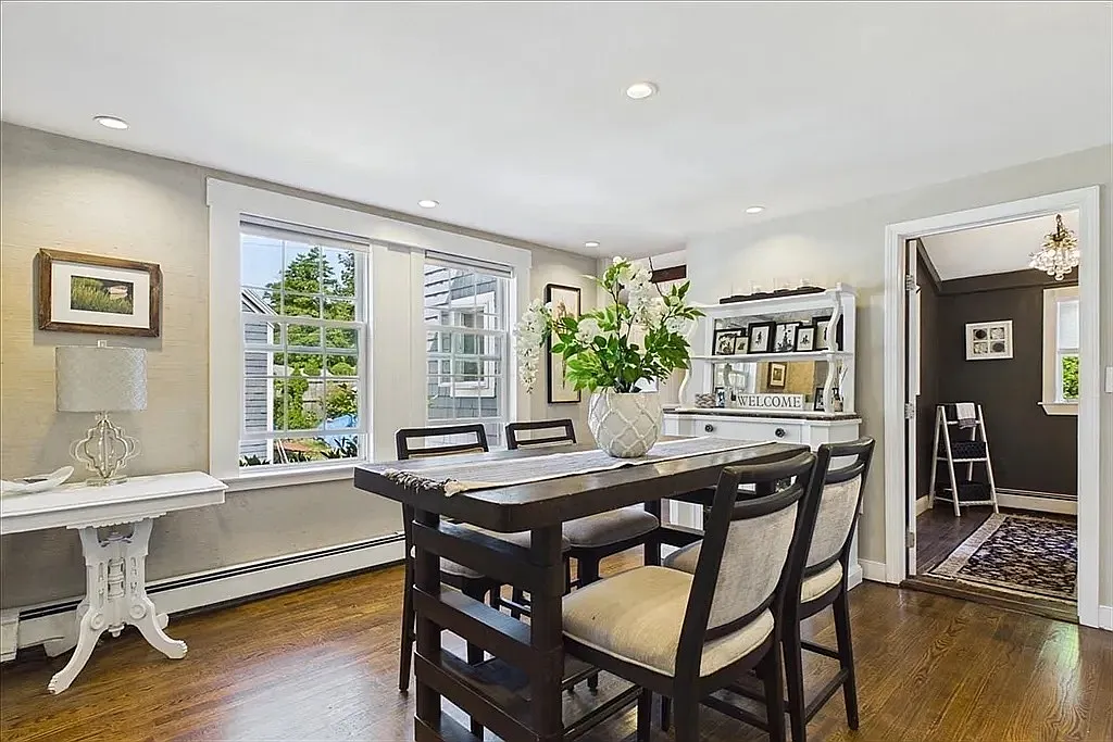 2 bed, 1.5 bath, 1176 sqft, $3,300 — Photo 3