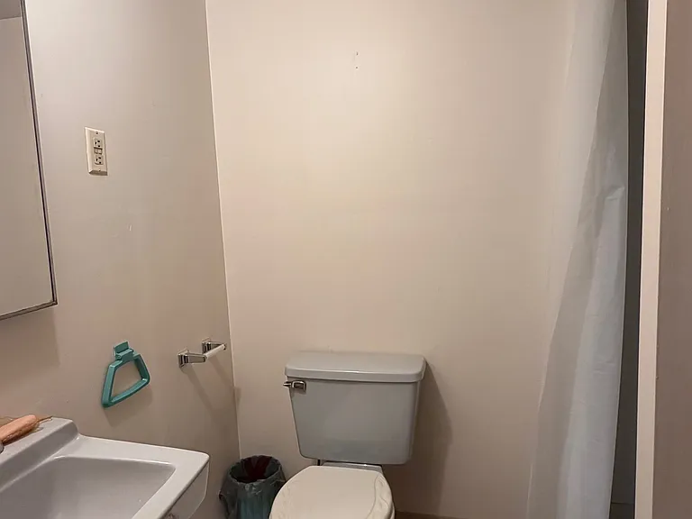 1115 Faunce St #1 — Photo 12