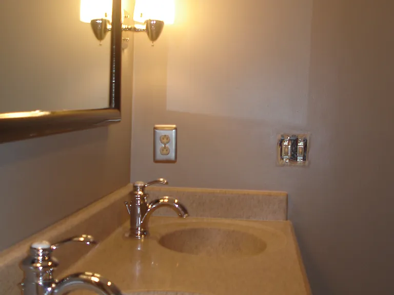 227 S Clarkson St — Photo 17