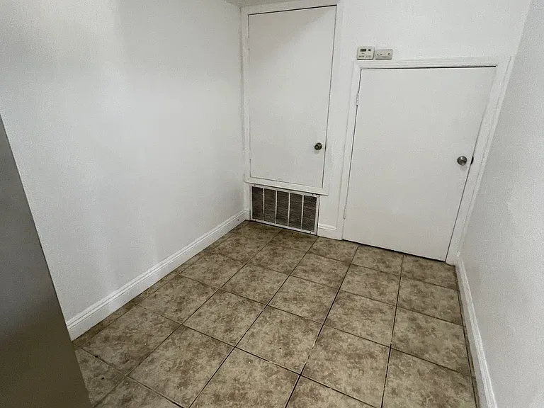 712 Bridge St #1 — Photo 8