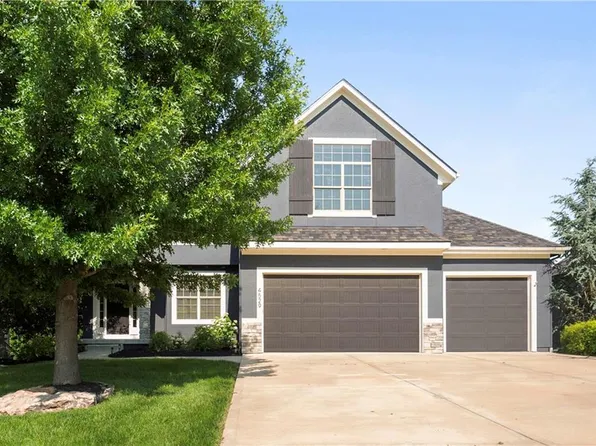 4529 Lakecrest Dr, Shawnee, KS 66218