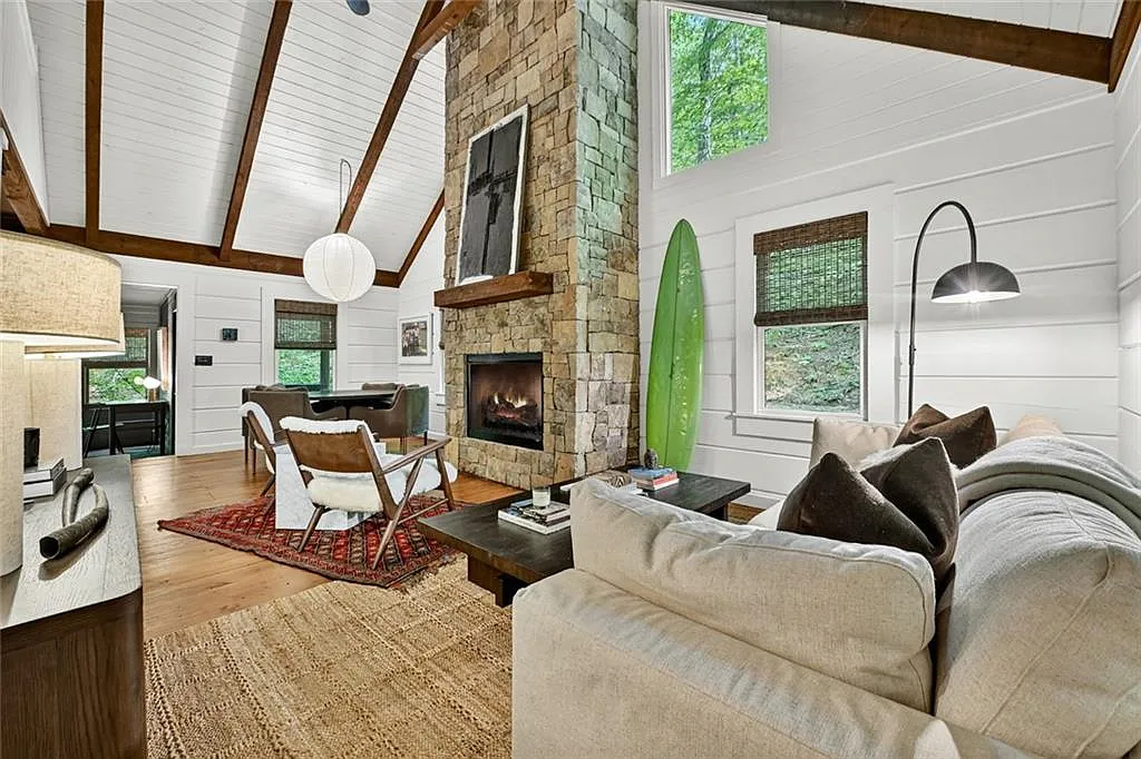 3 bed, 1800 sqft, $4,200 — Photo 1