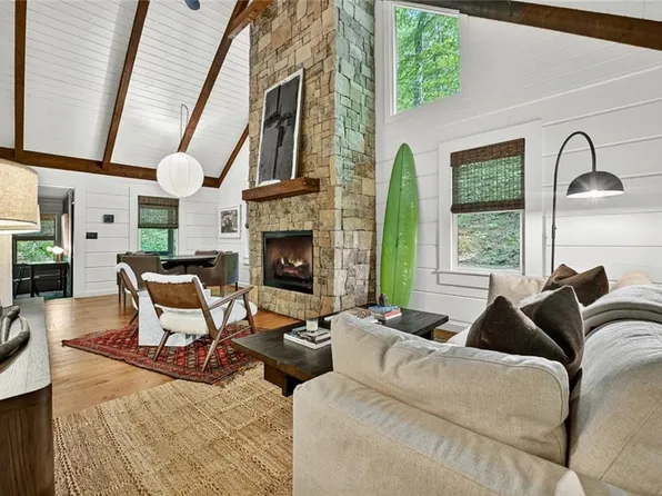 545 Chestnut Rdg, Blue Ridge, GA 30513