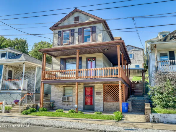 209 Bauer St, Hanover Township, PA 18706