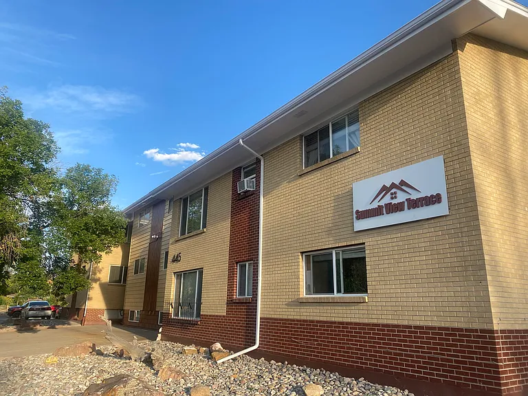 Summit View Apartments — Photo 8