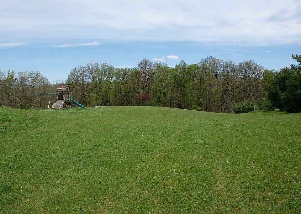 2nd image of 1032 Deer Valley Dr