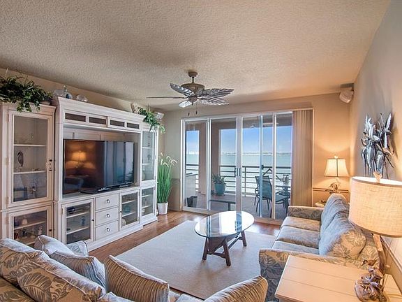 3rd image of 4961 Bacopa Ln S Unit 403