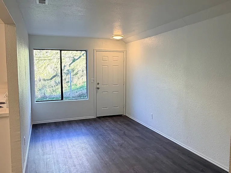 215 S 1400 W #215 — Photo 3