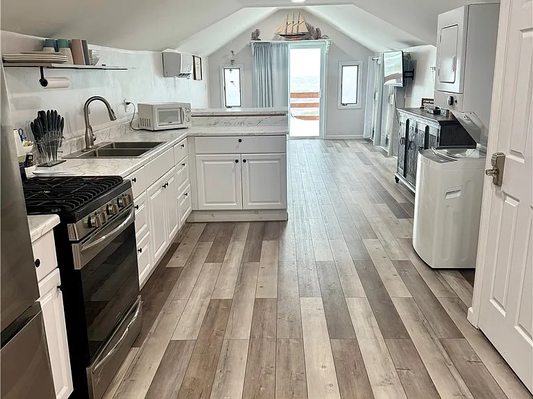 182 Lake Bluff Rd — Photo 3