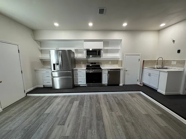 37815 Fernwood Ct — Photo 12