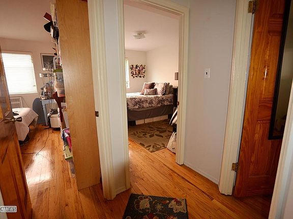 3rd image of 2717 Newtown Ave #1