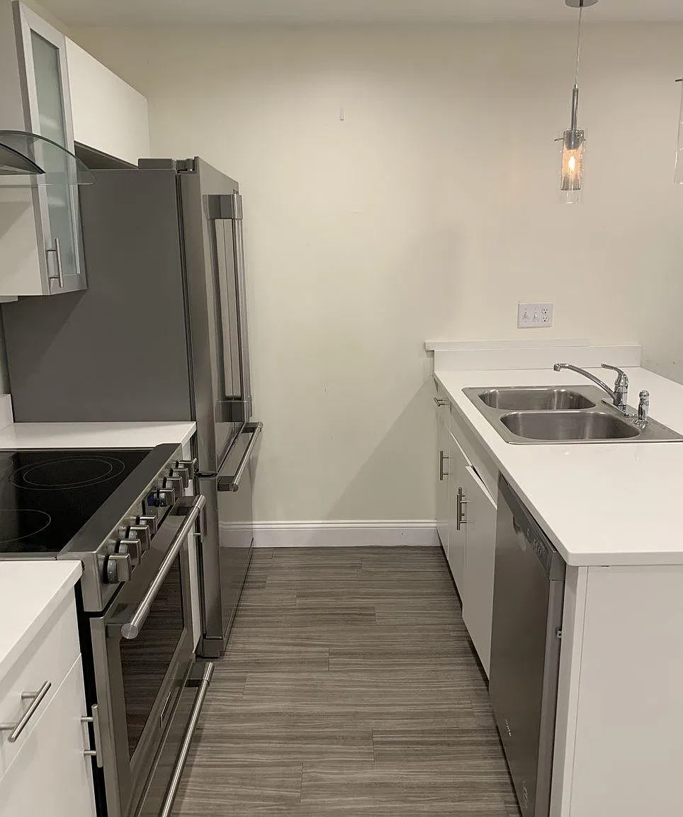 3 bed, 1.5 bath, 1050 sqft, $3,900 — Photo 2