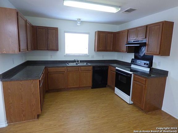 2nd image of 7918 Meadow Way Ct