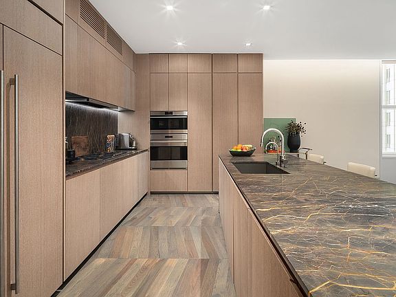4th image of 49 Chambers St #10E
