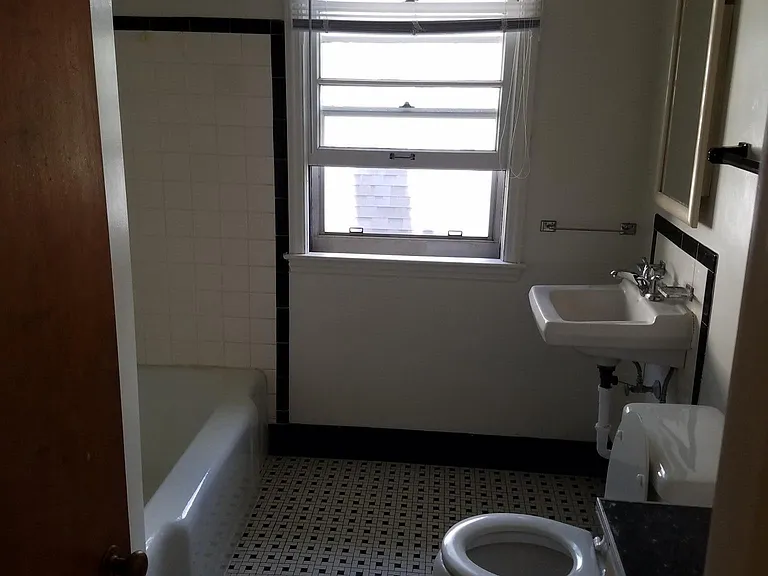 1515 Chandler St #2 — Photo 4