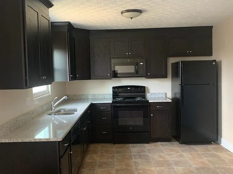 3226 Charter Oak Rd — Photo 5