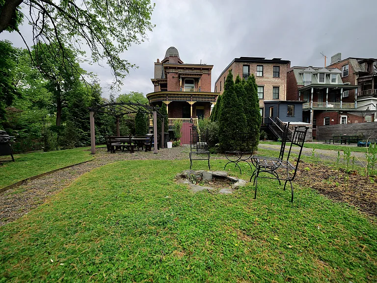 4 Grand St #1 — Photo 21