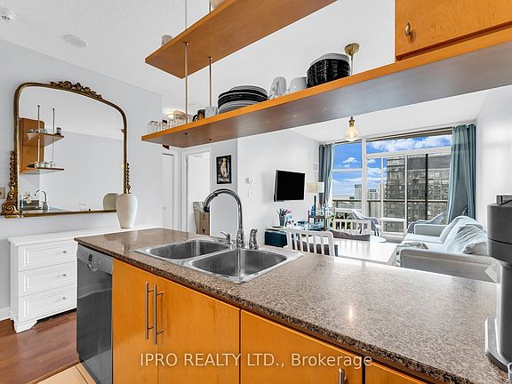 5th image of 10 Navy Wharf Ct #4201