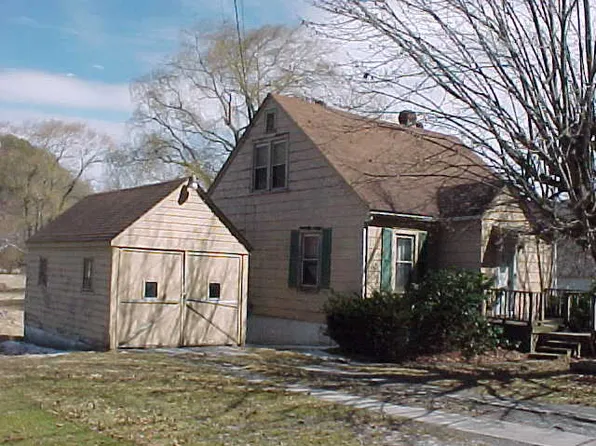 2538 Falls Mills Rd, Bluefield, VA 24605