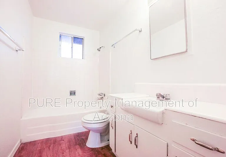 221 E 2nd Ave #9 — Photo 5