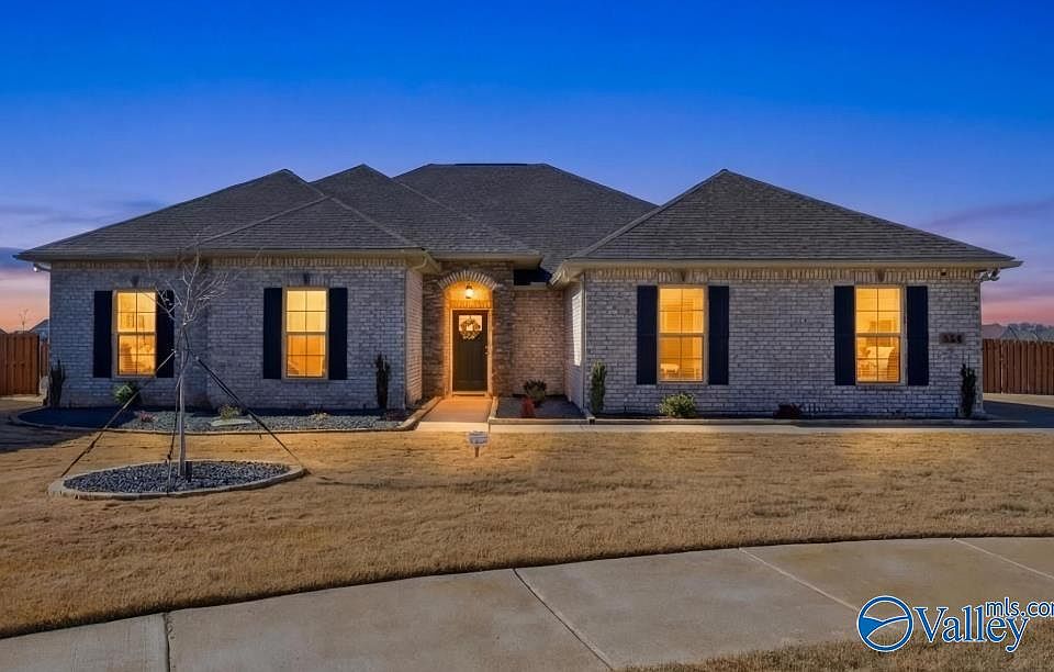 1st image of 223 Nellie Faye Ln