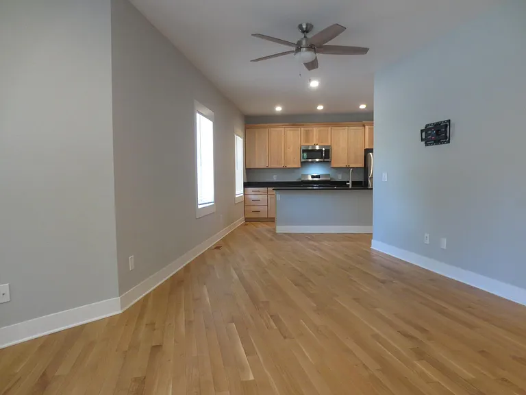 4403 Franklin Blvd — Photo 11