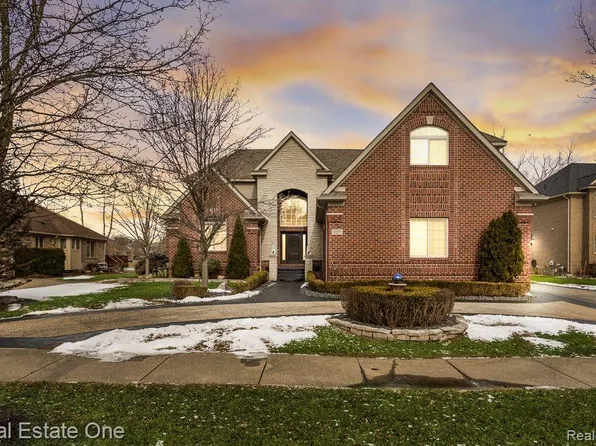 11227 Runyan Ln, Shelby Township, MI 48317