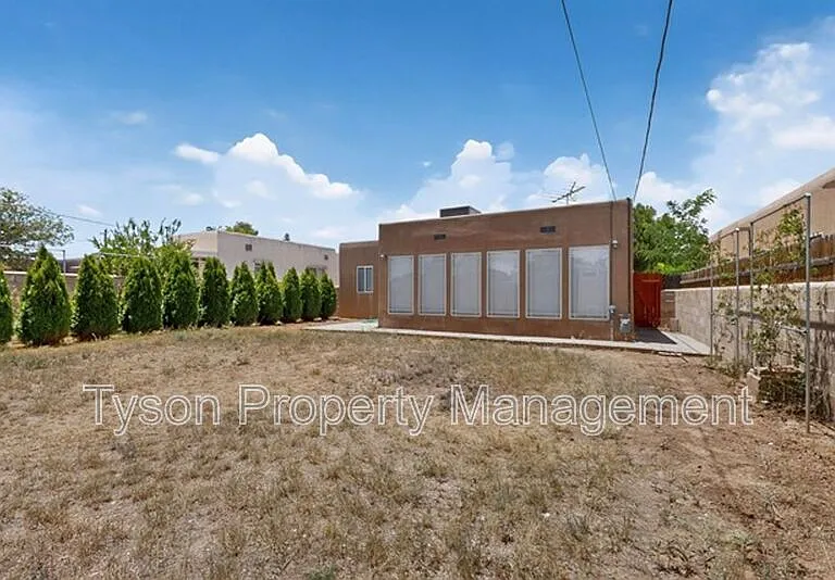 310 Truman St NE — Photo 27
