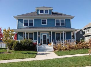 912 Blazing Star Rd, Grayslake, IL 60030