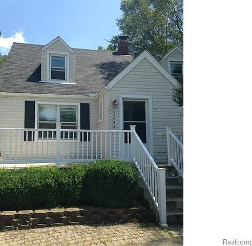 2nd image of 20840 Sunnydale St
