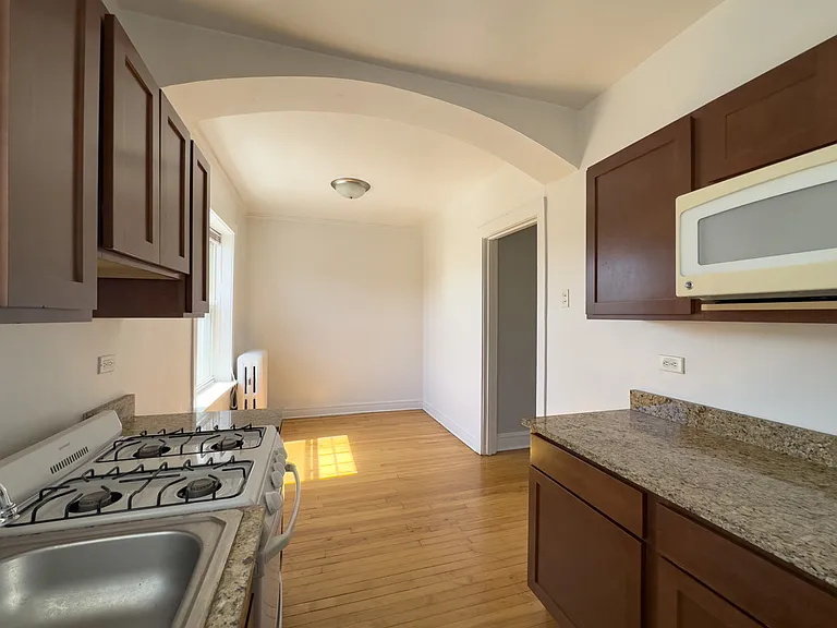4402 N Rockwell St #4 — Photo 6