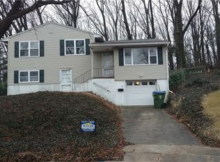 5 Rowan Ct, Edison, NJ 08837