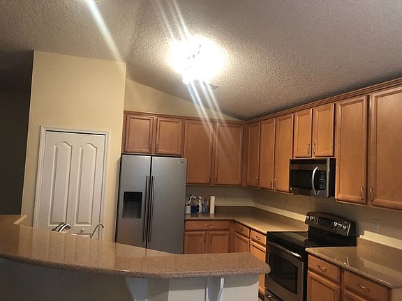 4th image of 209 Edgeford Ct