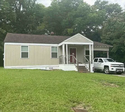 1310 N Clark St Photo 1