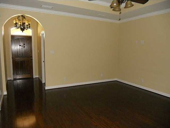 4th image of 363 Braxton Dr